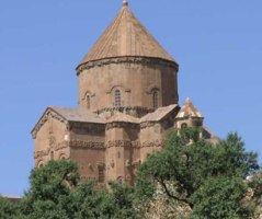 Աղթամարի Սուրբ Խաչ եկեղեցին և հայկական ինքնության խնդիրները