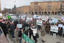«Թեղուտ» նախաձեռնության պաստառները պատռել են հենց նախագահի աչքի առաջ