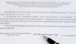 Սերժ Սարգսյանը մեկ տասնյակ օրենք է ստորագրել Սերժ Սարգսյանը մեկ տասնյակ օրենք է ստորագրել, այդ թվում «Զենքի մասին» օրենքի փոփոխությունները