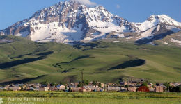 Արտասովոր երևույթ Հայաստանում. Արագած լեռան մոտ մեքենան առանց վարորդի շարժվում է(տեսանյութ)