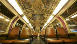 Փարիզից Վերսալ գնացող մետրոյի գնացքն ապշեցնում է իր շքեղությամբ(լուսանկարներ)