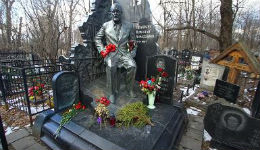 «Daily Mail»-ը Մոսկվայի հայկական գերեզմանատանը լուսանկարել է քրեական հեղինակությունների շիրիմները