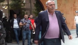 Մանվել Գրիգորյանը սեփականաշնորհել է մի ամբողջ փողոց